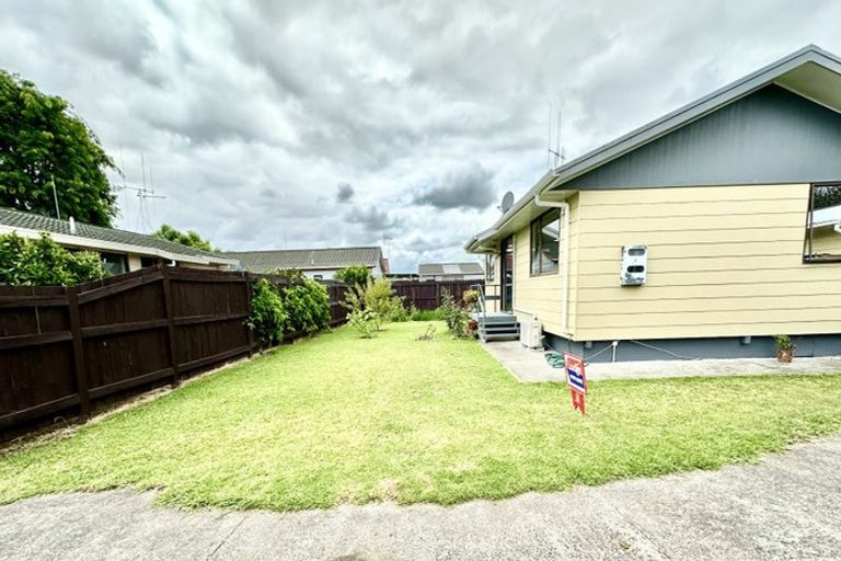 Photo of property in 86 Oakfield Crescent, Pukete, Hamilton, 3200