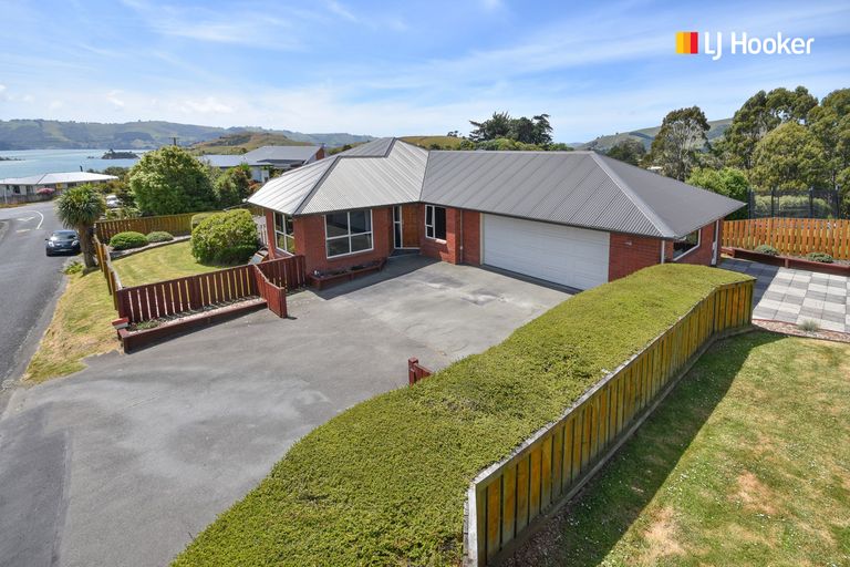 Photo of property in 37 Seaton Road, Portobello, Dunedin, 9014