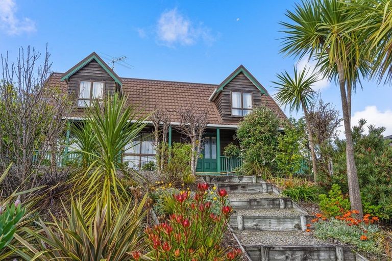 Photo of property in 20 Frimley Terrace, Waikanae Beach, Waikanae, 5036
