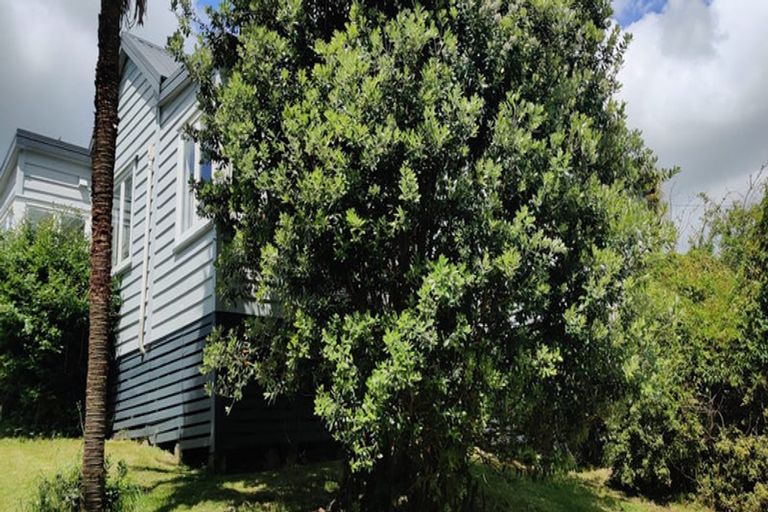 Photo of property in 360 Sandspit Road, Warkworth, 0982