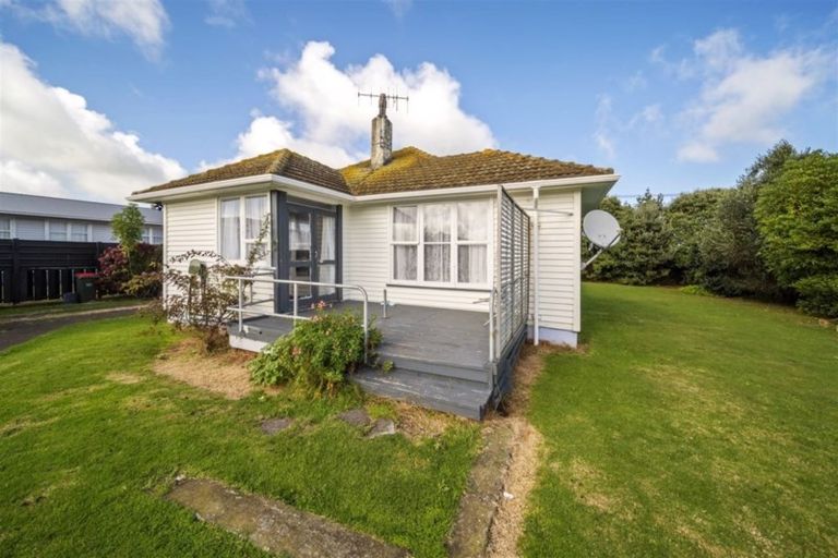 Photo of property in 23 Kauae Street, Manaia, 4612