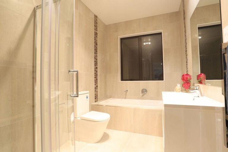 Photo of property in 6 Celestial Crescent, Orewa, 0931