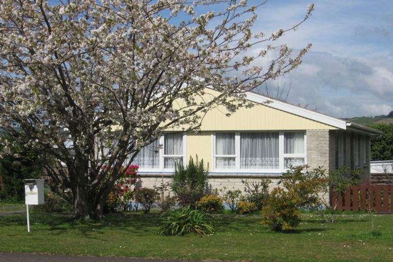 Photo of property in 8 Garrick Place, Pukehangi, Rotorua, 3015