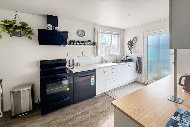 Photo of property in 1/459 Worcester Street, Linwood, Christchurch, 8011