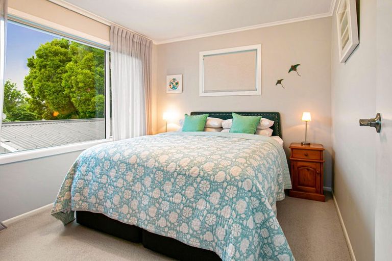 Photo of property in 1/53 Verran Road, Birkenhead, Auckland, 0626