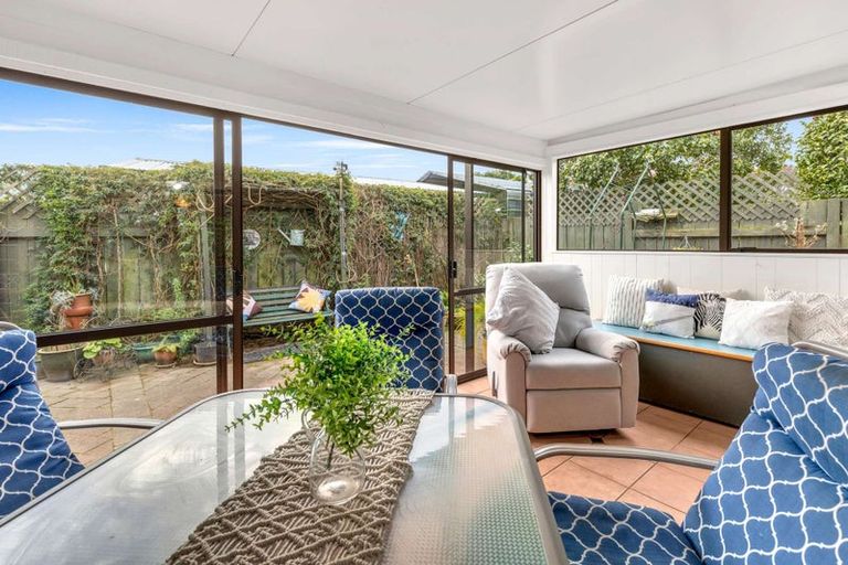 Photo of property in 3 Caroline Crescent, Highbury, Palmerston North, 4412