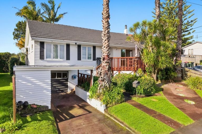 Photo of property in 44 Farquhar Road, Glendene, Auckland, 0602