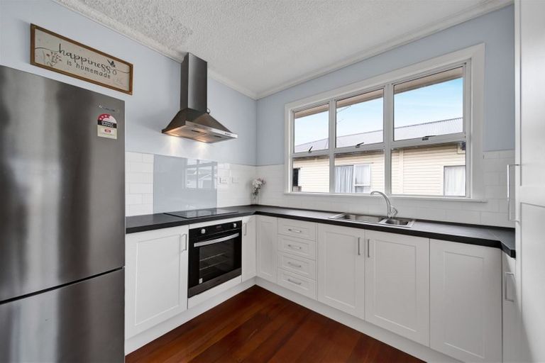 Photo of property in 16 Collins Street, Hawera, 4610