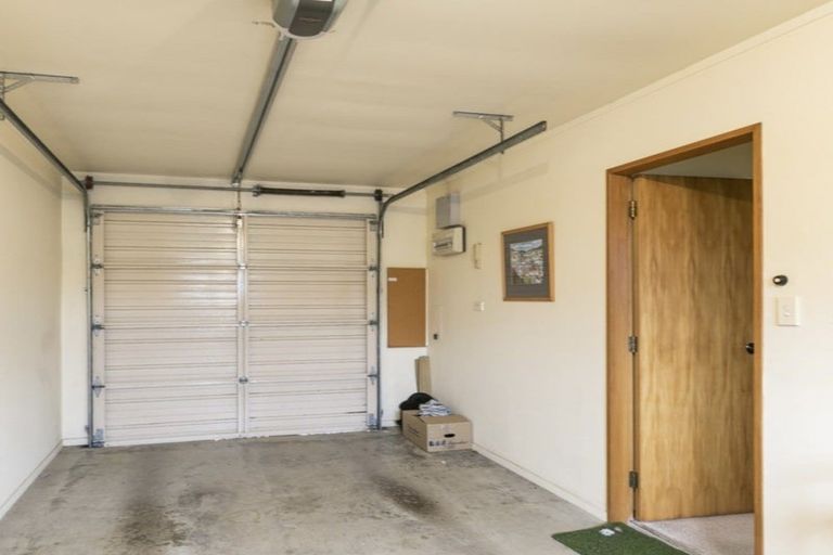 Photo of property in 8 Scorian Close, Karori, Wellington, 6012