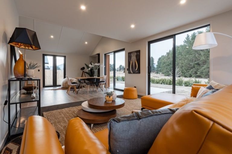 Photo of property in 40 Mount Creighton Crescent, Wanaka, 9305