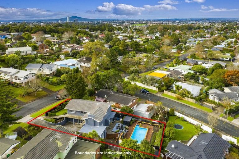 Photo of property in 42 Lynden Avenue, Hillcrest, Auckland, 0627