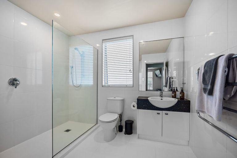 Photo of property in 67 Kittiwake Drive, Schnapper Rock, Auckland, 0632