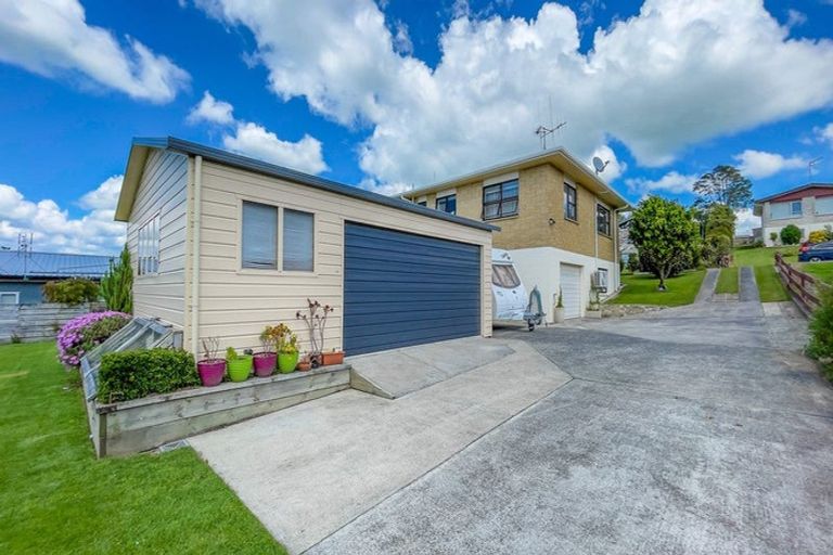 Photo of property in 15 Hillcrest Street, Tirau, 3410