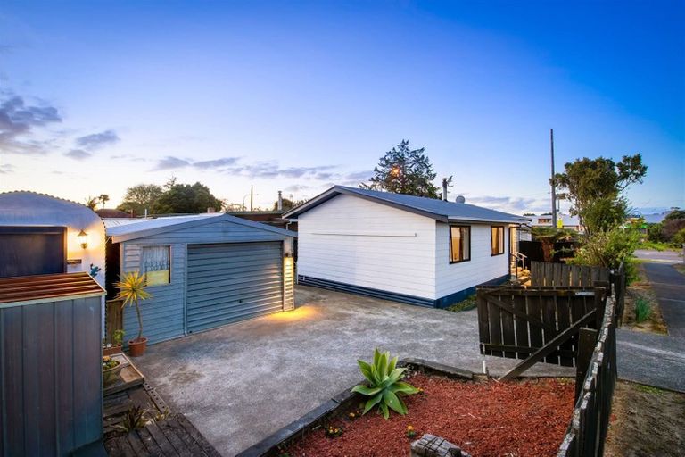 Photo of property in 488 Swanson Road, Ranui, Auckland, 0612