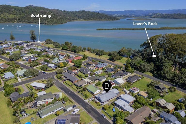 Photo of property in 66 Catherine Crescent, Whitianga, 3510