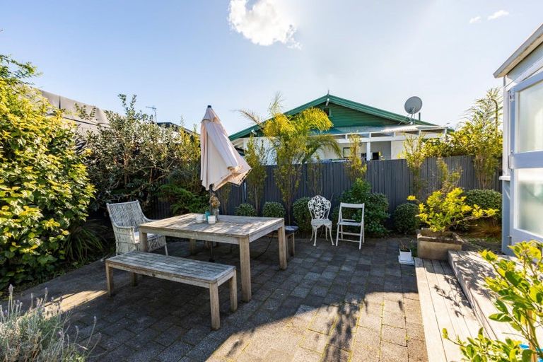 Photo of property in 95 Wellesley Road, Napier South, Napier, 4110