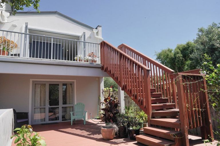 Photo of property in 1/143a Wiseley Road, West Harbour, Auckland, 0618