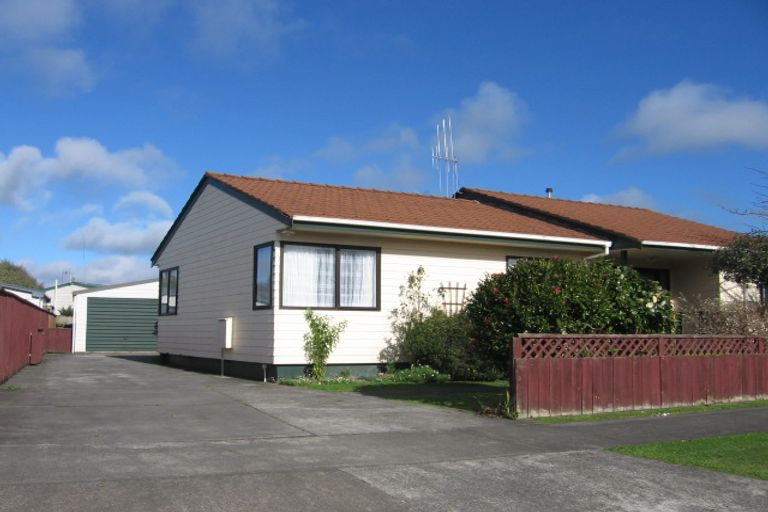 Photo of property in 68 Geraldine Crescent, Cloverlea, Palmerston North, 4412