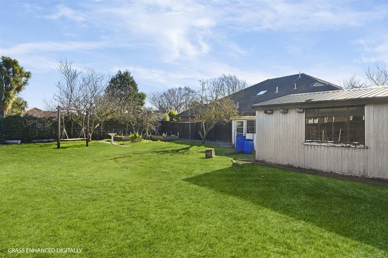 Photo of property in 11 Shaftesbury Street, Avonhead, Christchurch, 8042