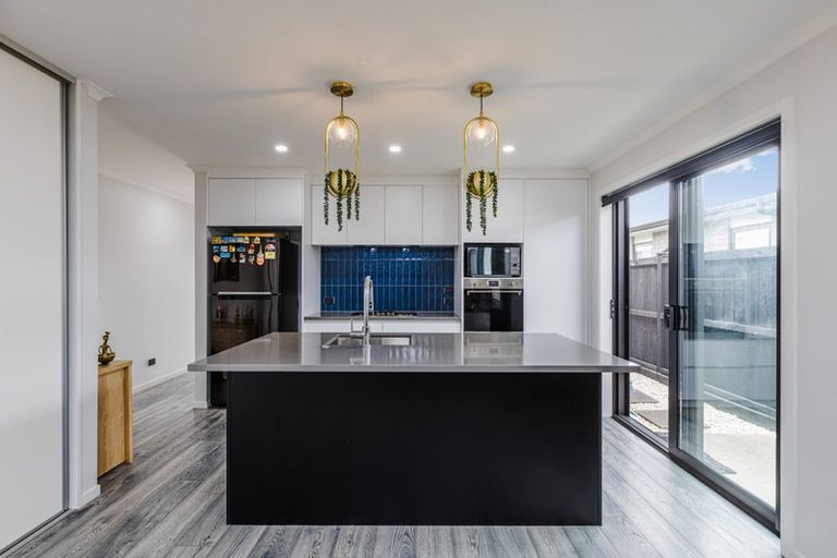 Photo of property in 25 Rosslands Avenue, Karaka, 2124