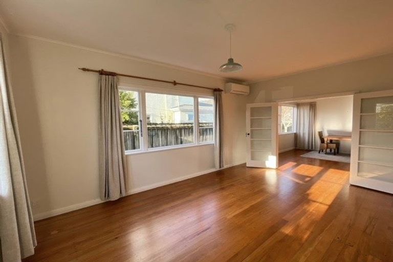 Photo of property in 1/126 Waiwhetu Road, Waterloo, Lower Hutt, 5011