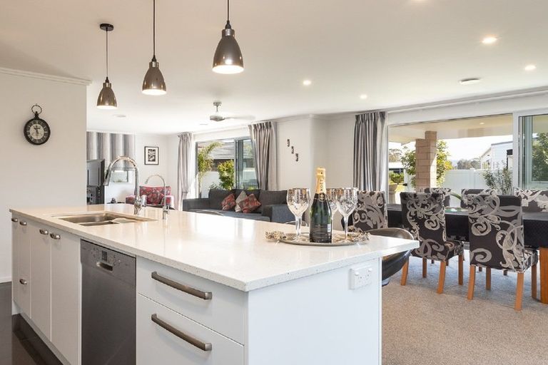 Photo of property in 2/16 Dune View Drive, Mangawhai, 0505