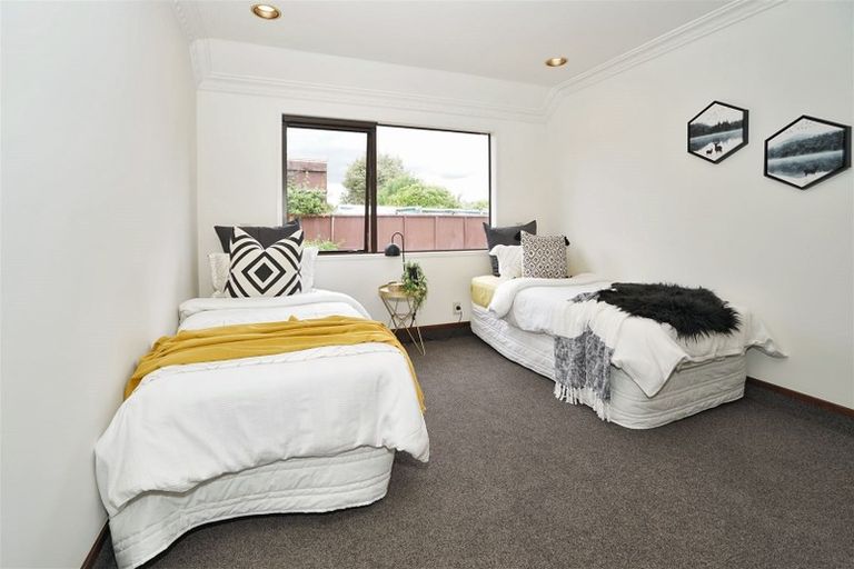 Photo of property in 23 Kensington Place, Fairfield, Hamilton, 3214