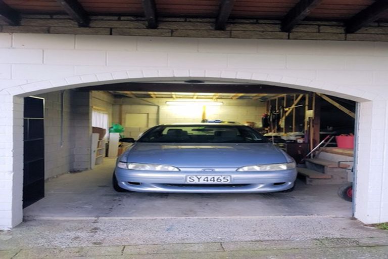 Photo of property in 1/7 Newstead Avenue, Browns Bay, Auckland, 0632