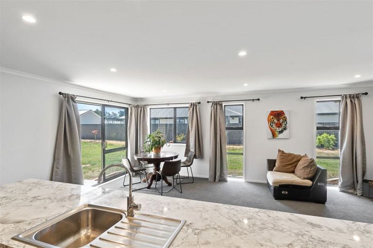 Photo of property in 16 Suffolk Drive, Kirwee, 7571