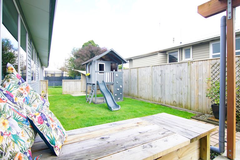 Photo of property in 8 Lifford Place, Awapuni, Palmerston North, 4412