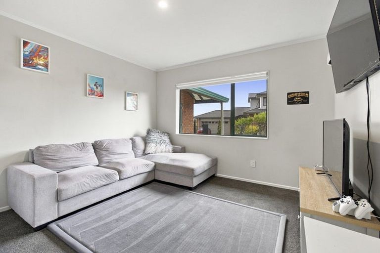 Photo of property in 9 Sandel Rise, Merrilands, New Plymouth, 4312