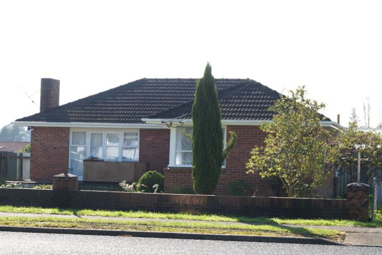 Photo of property in 166 Robertson Road, Mangere East, Auckland, 2024