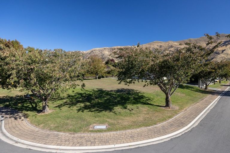 Photo of property in 22 Hyland Street, Wanaka, 9305