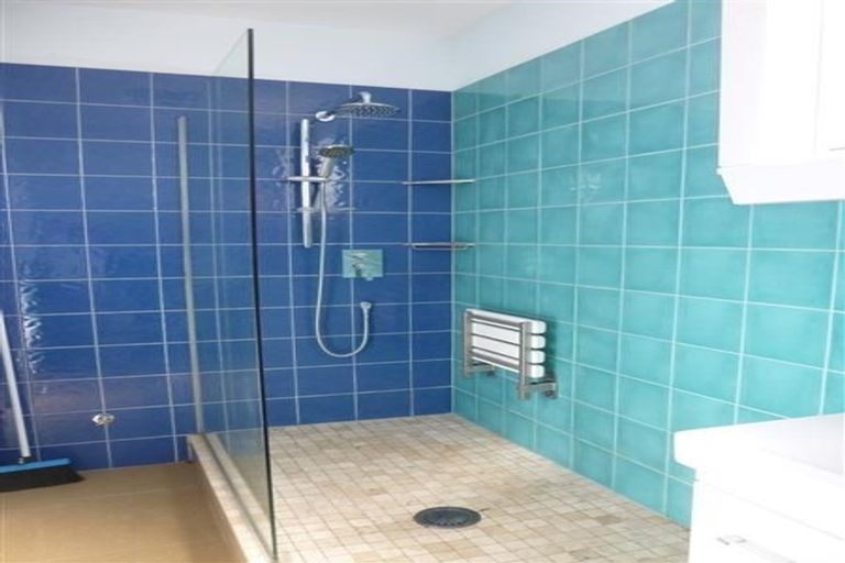 Photo of property in Devonport Apartments, 14/127 Saint Aubyn Street, New Plymouth, 4310