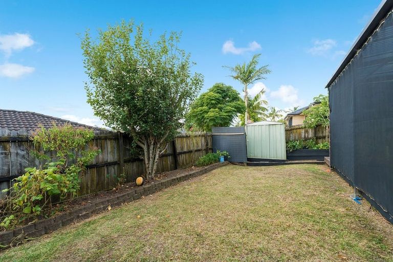 Photo of property in 15 Lake Panorama Drive, Henderson, Auckland, 0612