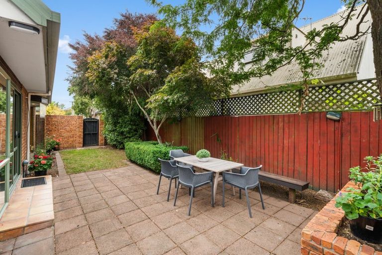 Photo of property in 1/130 Maidstone Road, Ilam, Christchurch, 8041