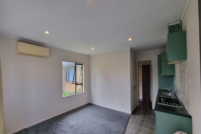 Photo of property in 1 Ardee Close, East Tamaki, Auckland, 2016