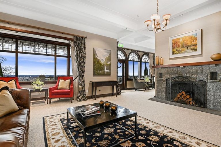 Photo of property in 141 Hackthorne Road, Cashmere, Christchurch, 8022