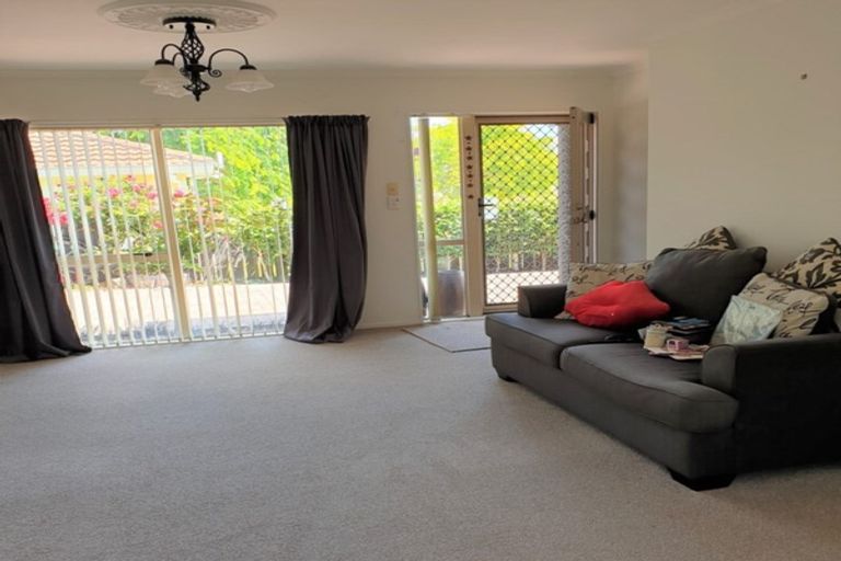 Photo of property in 11a Dawn Place, Waiuku, 2123