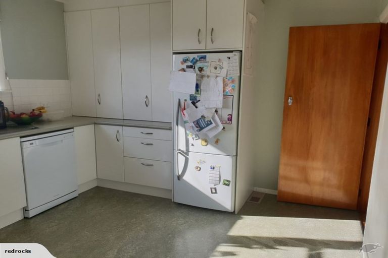 Photo of property in 8 Winston Street, Crofton Downs, Wellington, 6035