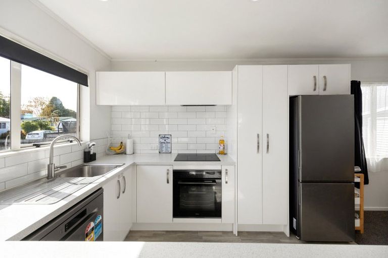 Photo of property in 15 Myrlene Place, Nawton, Hamilton, 3200
