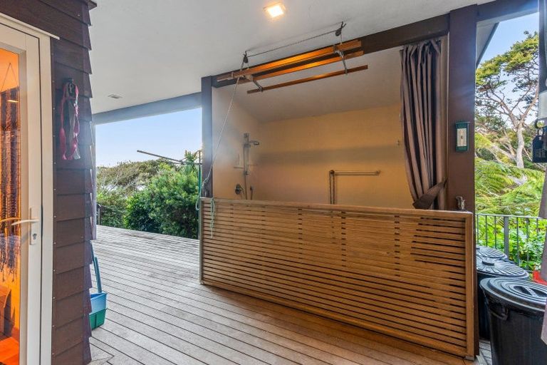 Photo of property in 18 Kaha Place, Russell, 0272