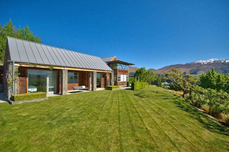 Photo of property in 16 Beechwood Lane, Lower Shotover, Queenstown, 9371