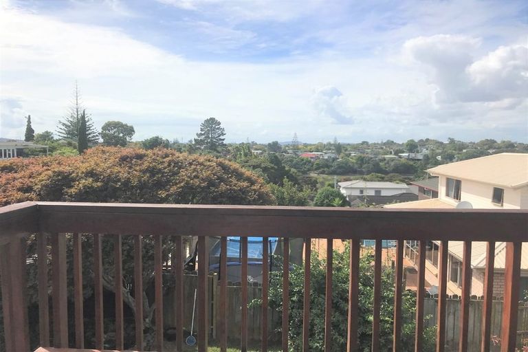 Photo of property in 159 Colwill Road, Massey, Auckland, 0614