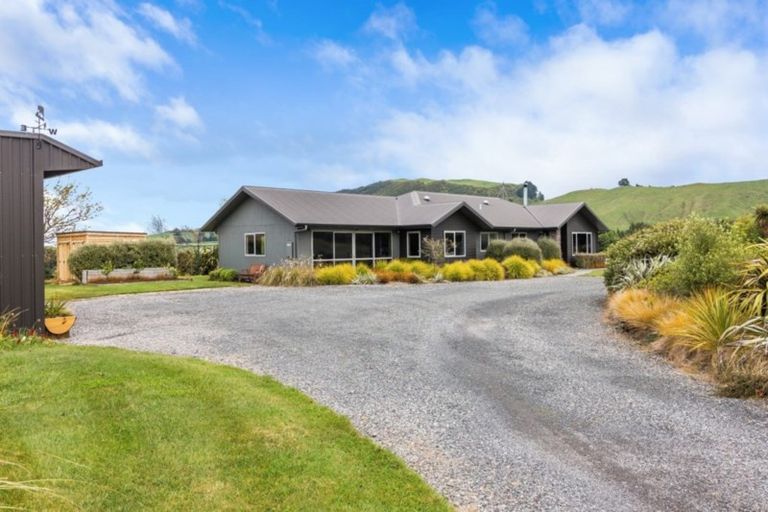 Photo of property in 21 Katelyn Place, Kinloch, Taupo, 3385
