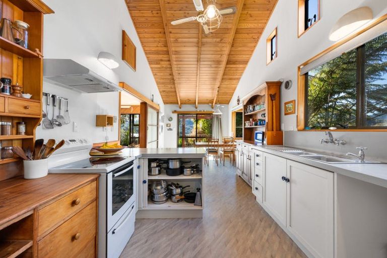 Photo of property in 810a Queen Charlotte Drive, Havelock, 7281