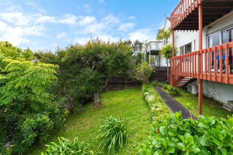 Photo of property in 2/41 Telstar Place, Beach Haven, Auckland, 0626