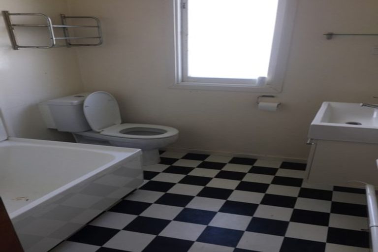 Photo of property in 3 Innes Street, Waimate, 7924