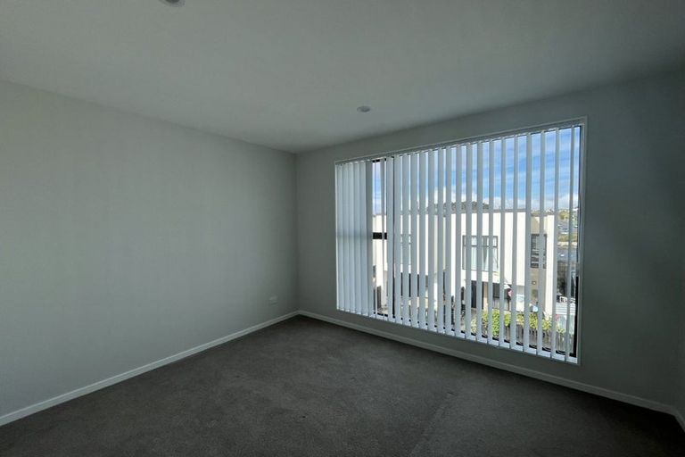 Photo of property in 33 Hinonga Loop, Silverdale, 0932