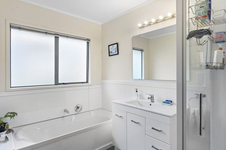 Photo of property in 25 Ashley Street, St Andrews, Hamilton, 3200